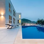 Seaside Elegance Apartment Komiza