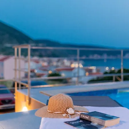 Seaside Elegance *